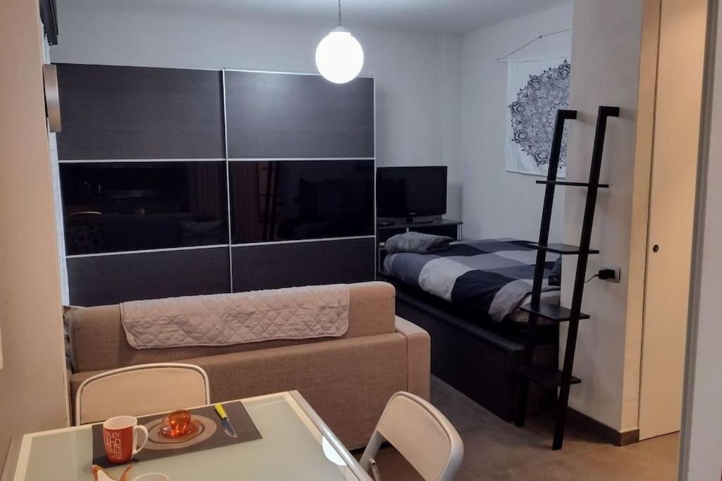 Appartamento Mama Monolocale Terrazzo Vista Mare ヴェンティミーリア エクステリア 写真