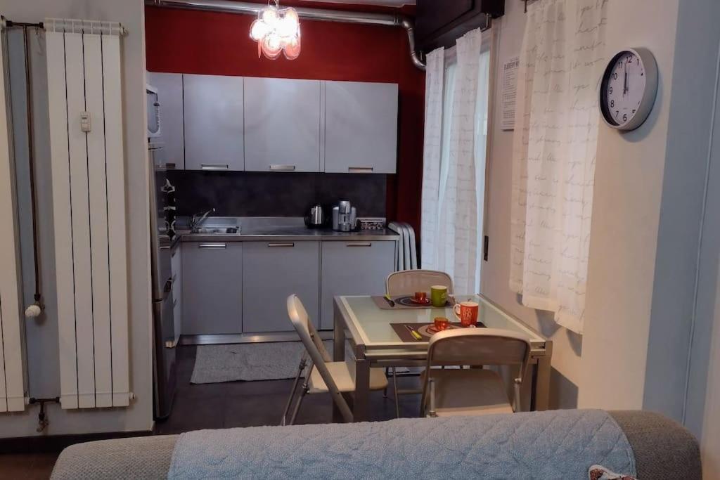 Appartamento Mama Monolocale Terrazzo Vista Mare ヴェンティミーリア エクステリア 写真